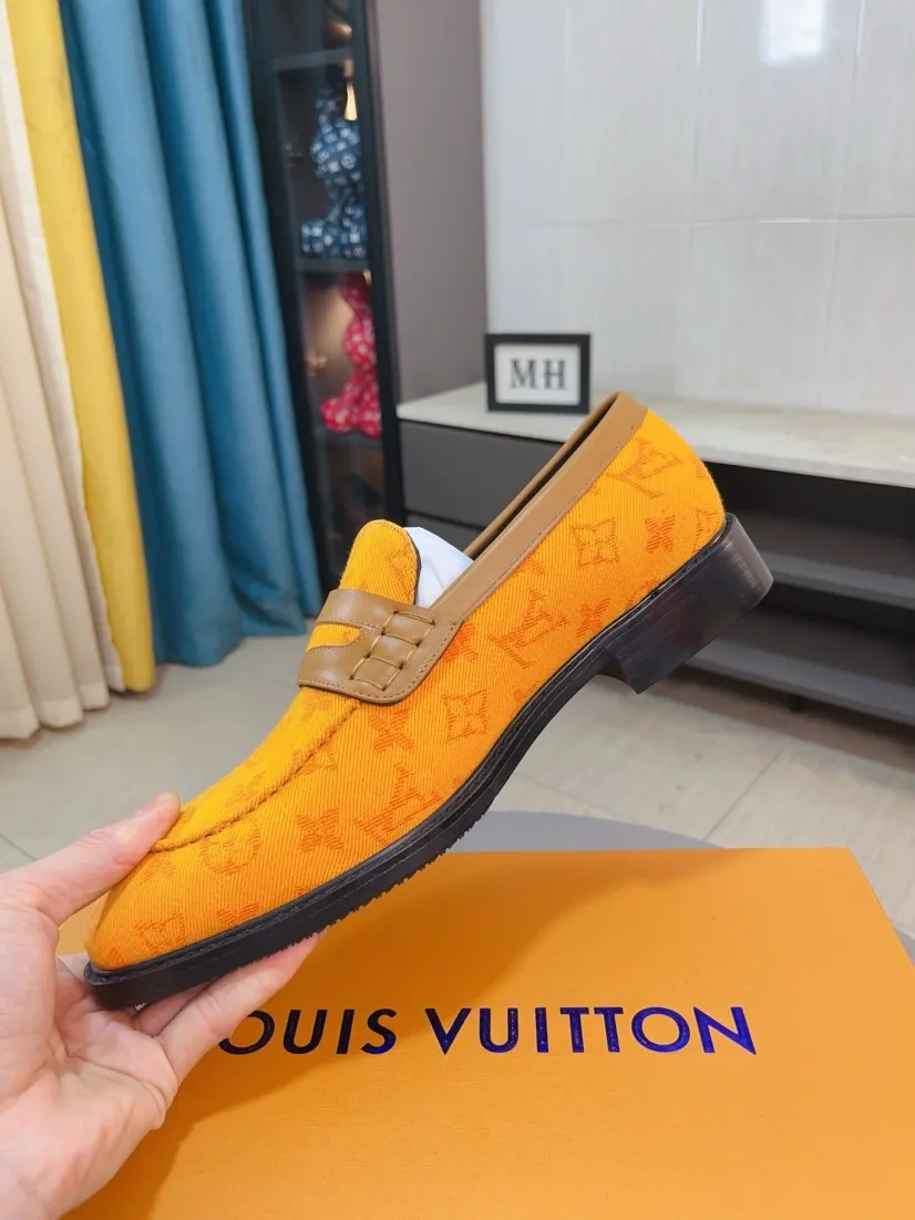 Ex-factory price 720🌹🌹High version [LV] Louis Vuitton's popular casual leather shoes🎖Fashionable and elegant🎖🎖Material: Original imported open-edge beaded cowhide, washed cowhide leather lining, original open-molded rubber outsole, high-end and classy, ​​elegant quality, instantly transforming into a handsome man ❤❤Standard\nNumber: 38-44